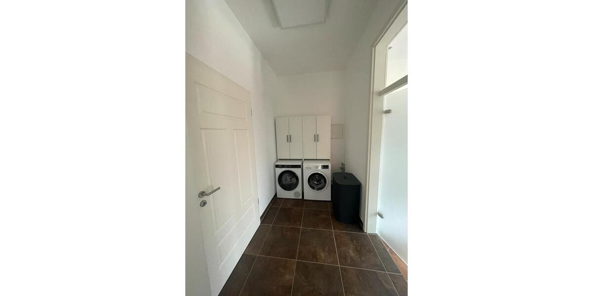 Etagenwohnung Barleben - 4 Zimmer, 121 m&sup2;, 1.300&euro; | Angebot:25832964