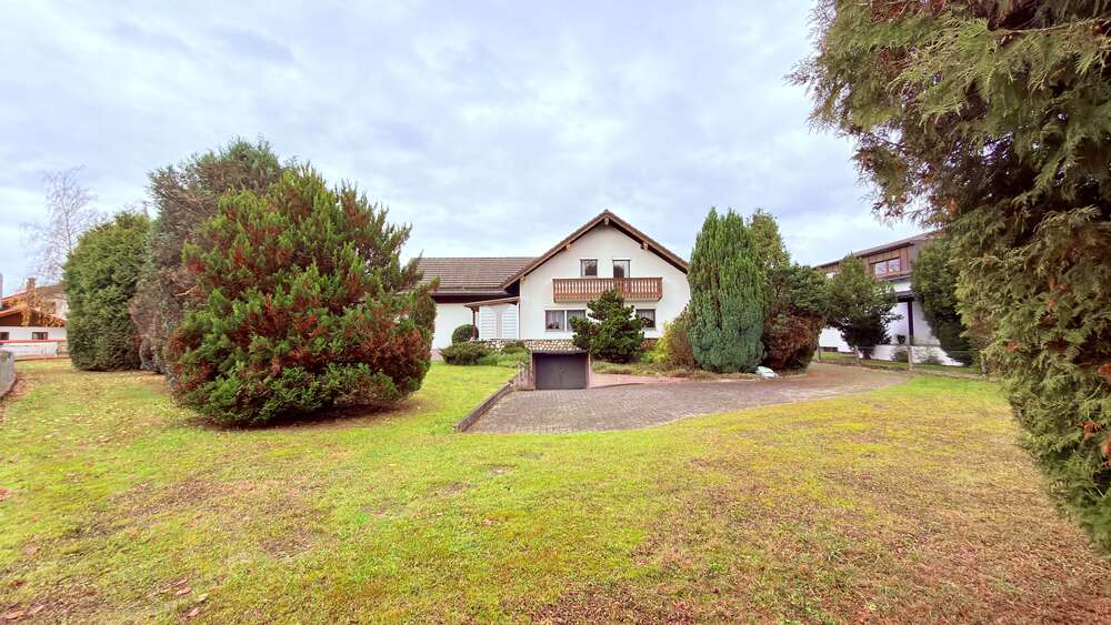 Einfamilienhaus Waldkraiburg - 6 Zimmer, 160 m&sup2;, 1.550&euro; | Angebot:24620710