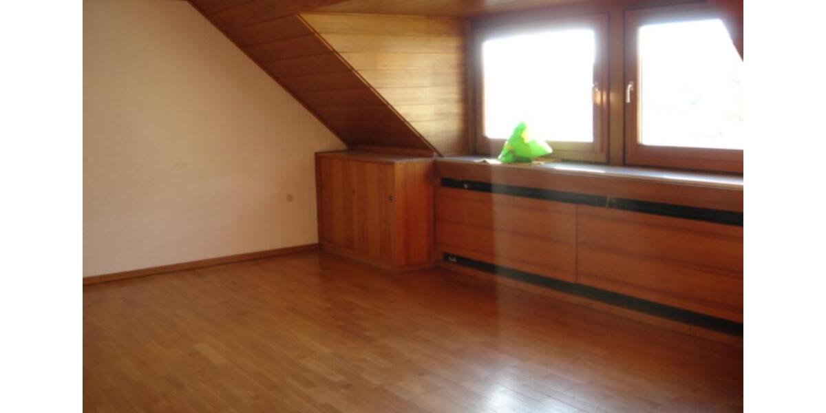 Etagenwohnung Essen Stadtbezirk III - 4 Zimmer, 120 m&sup2;, 1.320&euro; | Angebot:25053480