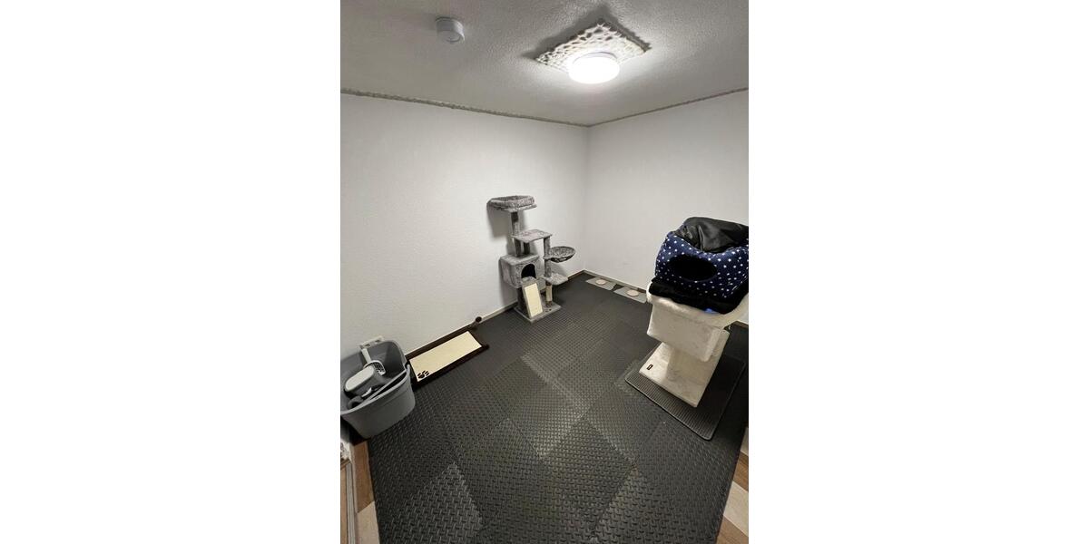 Etagenwohnung Aßlar - 6 Zimmer, 140 m&sup2;, 1.450&euro; | Angebot:26019486