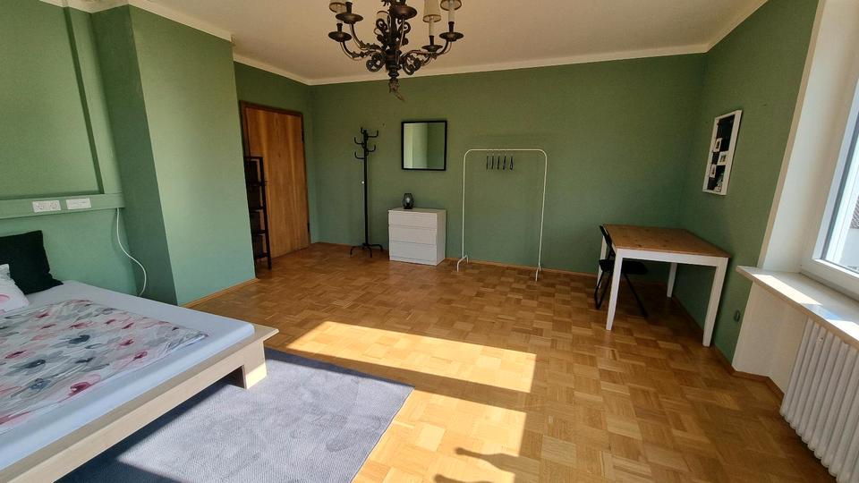 Helles 26m² WG Zimmer zentral in RO 1 zimmer