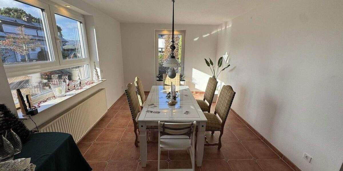 Einfamilienhaus Teningen Nimburg - 7 Zimmer, 220 m&sup2;, 2.500&euro; | Angebot:25177163