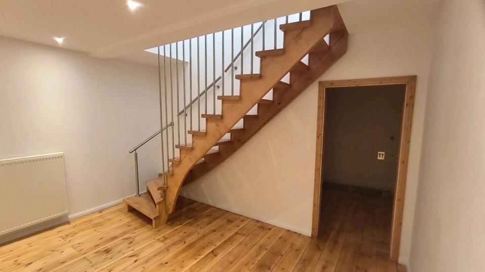 Etagenwohnung Hage - 2 Zimmer, 98 m&sup2;, 900&euro; | Angebot:20657947