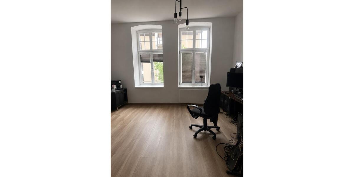 Etagenwohnung Lage - 4 Zimmer, 138 m&sup2;, 1.340&euro; | Angebot:26638396
