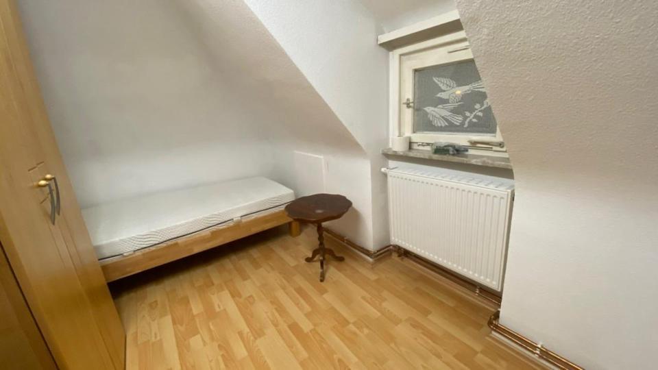 1.WG-Zimmer in DG-Wohnung, in Reutlingen-Betzingen zimmer
