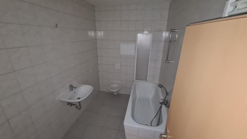 Etagenwohnung Köthen (Anhalt) - 2 Zimmer, 63 m&sup2;, 430&euro; | Angebot:26463275