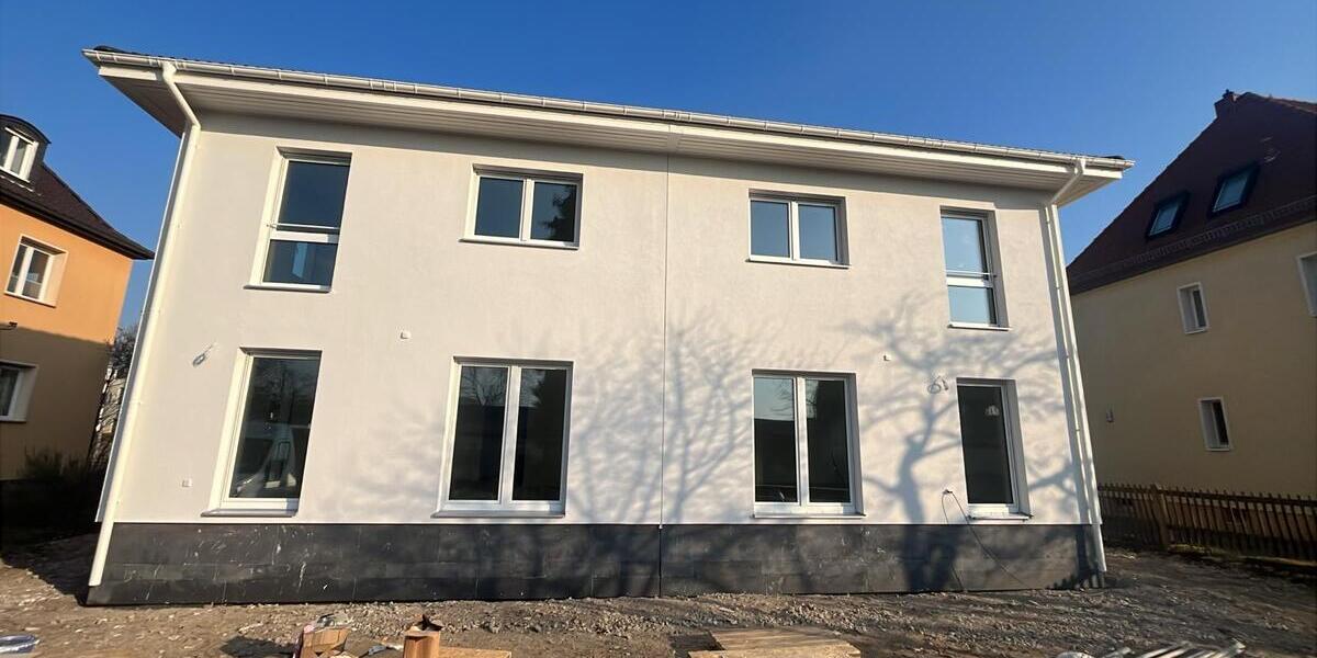 Nachhaltige Neubau-Haushälfte mit Terrasse und eigenem Gartenanteil höchster Energiestandard - Einfamilienhaus Dresden Leuben | Angebot:25883614