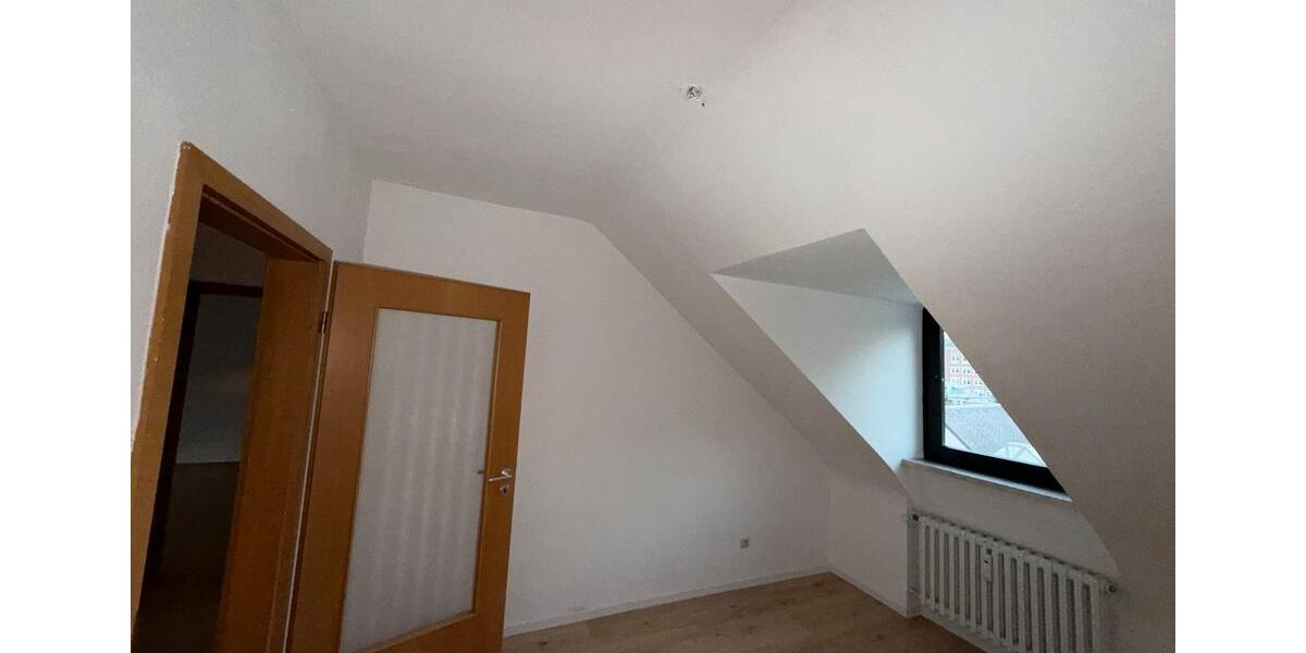 Dachgeschoßwohnung Trier Nord - 3 Zimmer, 70 m&sup2;, 940&euro; | Angebot:26238647
