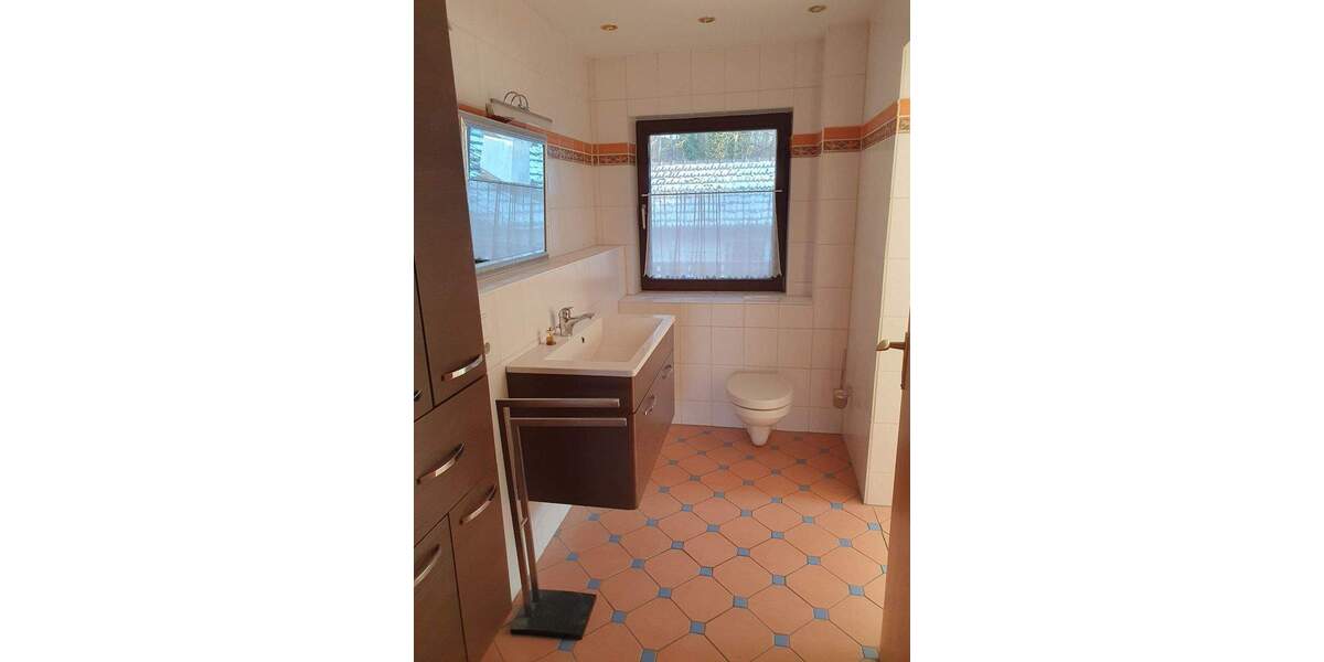 * ALLEIN-LAGE und NATUR-PUR * -- Einfamilienhaus am Ortsrand 6 zimmer