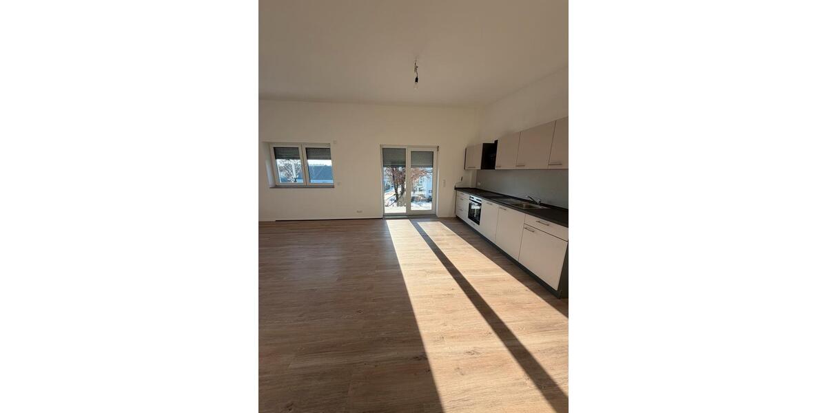 Etagenwohnung Wackersdorf - 3 Zimmer, 90 m&sup2;, 1.150&euro; | Angebot:24559474