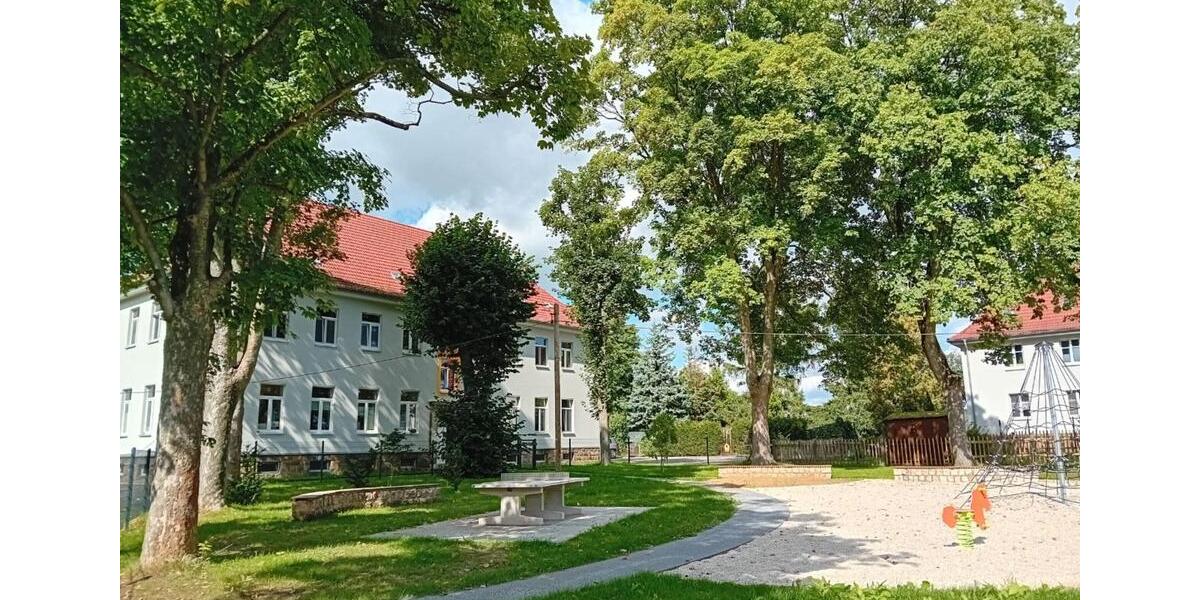 Hochparterre Arnsdorf - 4 Zimmer, 104 m&sup2;, 710&euro; | Angebot:24994633