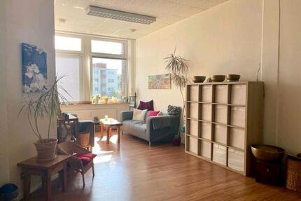 Heller Praxisraum 1 TagWoche zur Untermiete in Ottensen zimmer