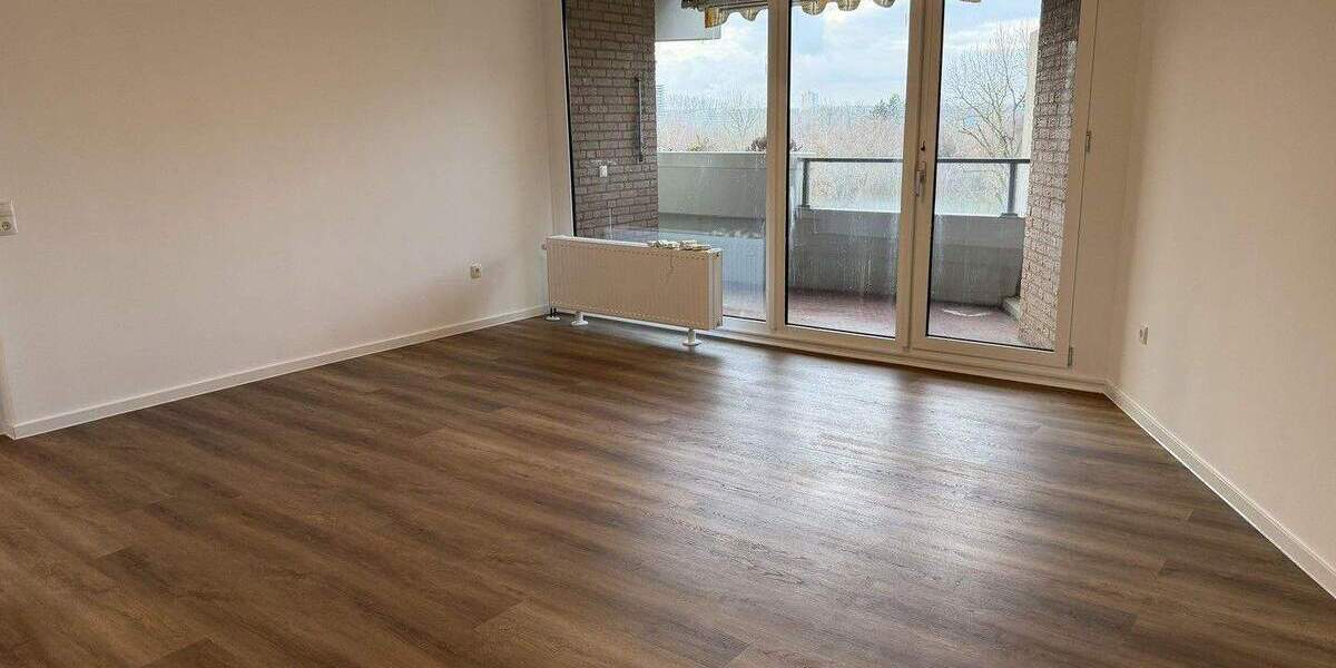 Etagenwohnung Köln Westhoven - 3 Zimmer, 96 m&sup2;, 1.400&euro; | Angebot:25154092