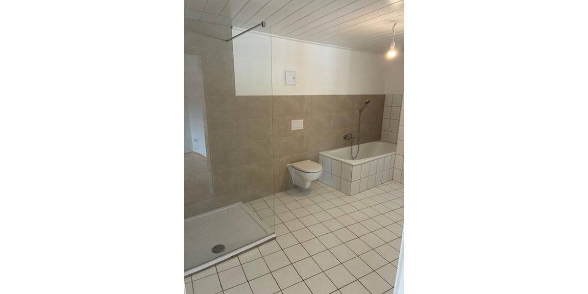 Etagenwohnung Seesen Kirchberg - 4 Zimmer, 129 m&sup2;, 895&euro; | Angebot:26344022