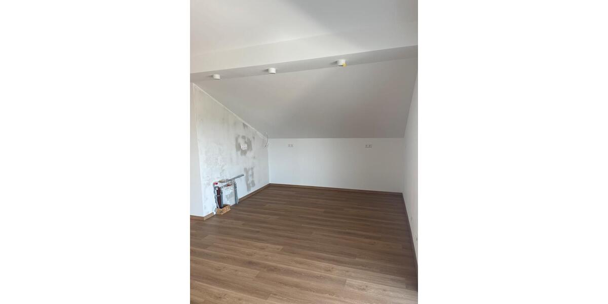 Dachgeschoßwohnung Rheinmünster - 3 Zimmer, 100 m&sup2;, 1.000&euro; | Angebot:26611026