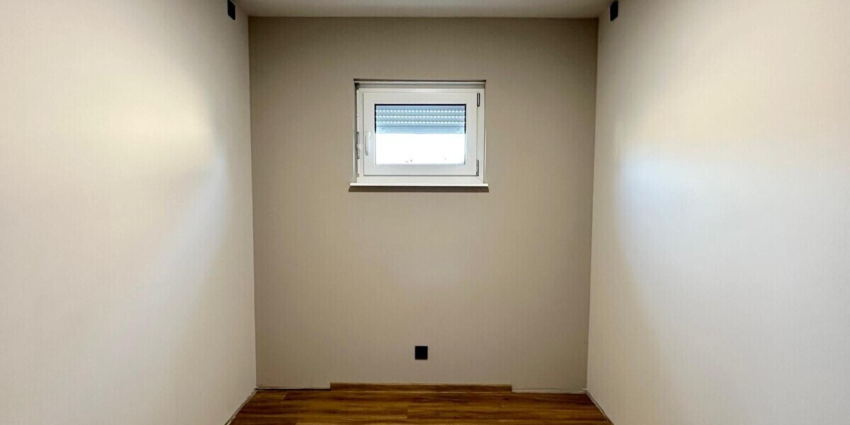 Jetzt Miete möglich! Winkelbungalow 5 km bis Neubrandenburg, Baujahr 2022, Doppelgarage, EBK,Carport - Einfamilienhaus Sponholz | Angebot:25929684