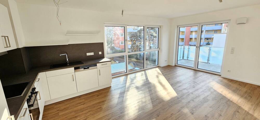 Einziehen und Aufleben - Exklusive Wohnung 3 Zimmer Wohnung mit Einbauküche und Balkon am Hochweg