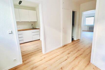 Hier wohnt das Glück! Renoviertes Apartment inkl. Einbauküche und Loggia. Ab Februar. 1 zimmer