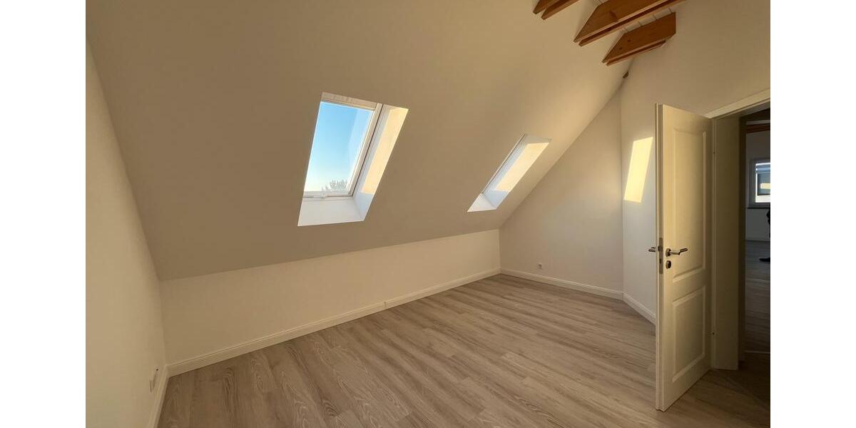 Dachgeschoßwohnung Möckern - 4 Zimmer, 114 m&sup2;, 1.145&euro; | Angebot:25803631