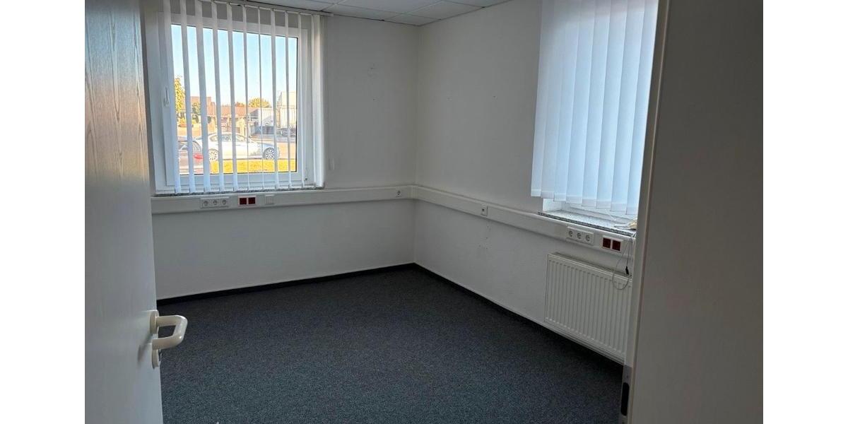 Gewerbeobjekt Leopoldshöhe - 870&euro; | Angebot:25956891