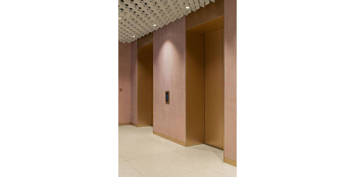 Etagenwohnung Frankfurt am Main Innenstadt - 2 Zimmer, 82 m&sup2;, 2.115&euro; | Angebot:26092972