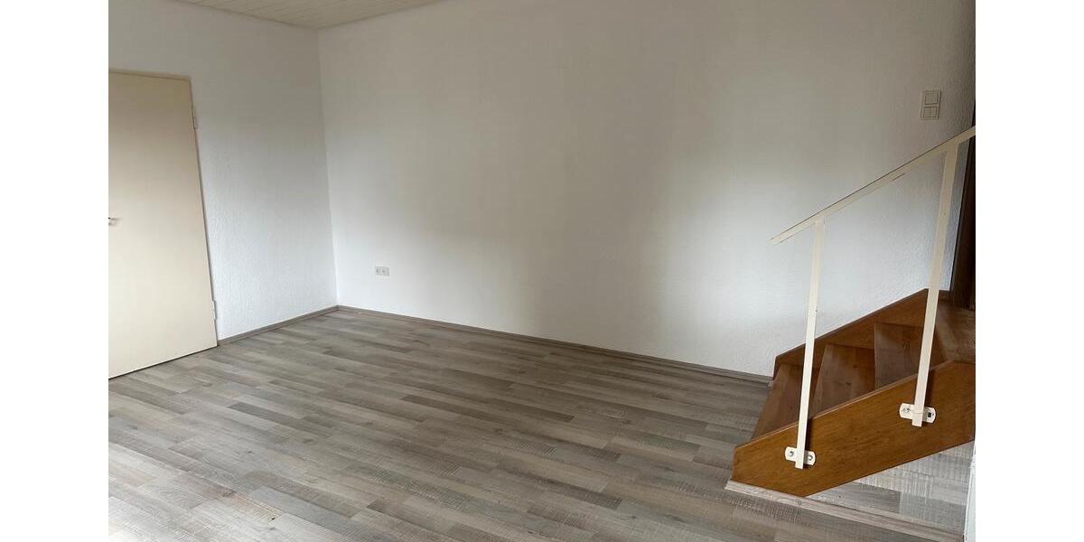 Etagenwohnung Viernheim - 4 Zimmer, 120 m&sup2;, 1.350&euro; | Angebot:26041316