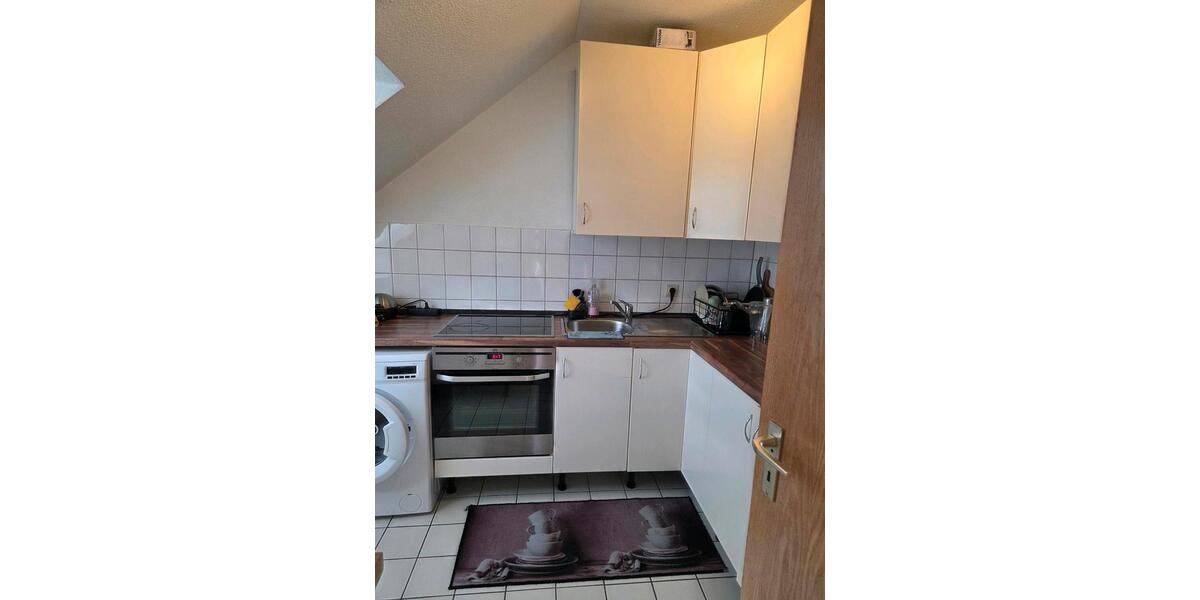 Dachgeschoßwohnung Krefeld Benrad - 2 Zimmer, 65 m&sup2;, 550&euro; | Angebot:26665400