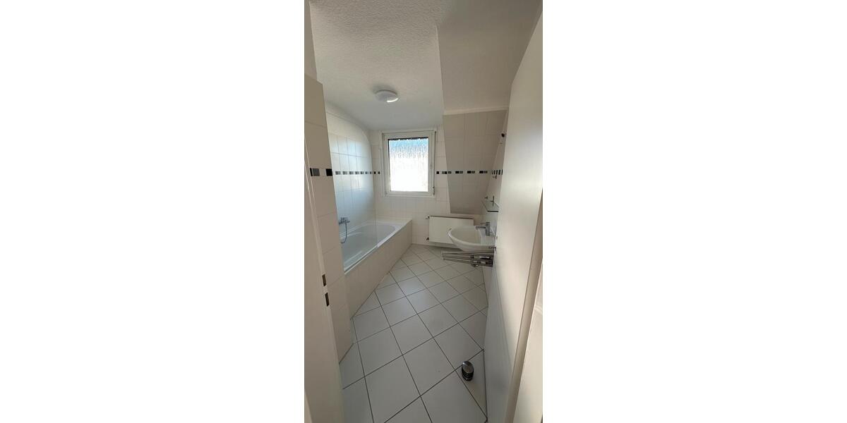 Dachgeschoßwohnung Eltville am Rhein Erbach - 3 Zimmer, 90 m&sup2;, 1.150&euro; | Angebot:26554702