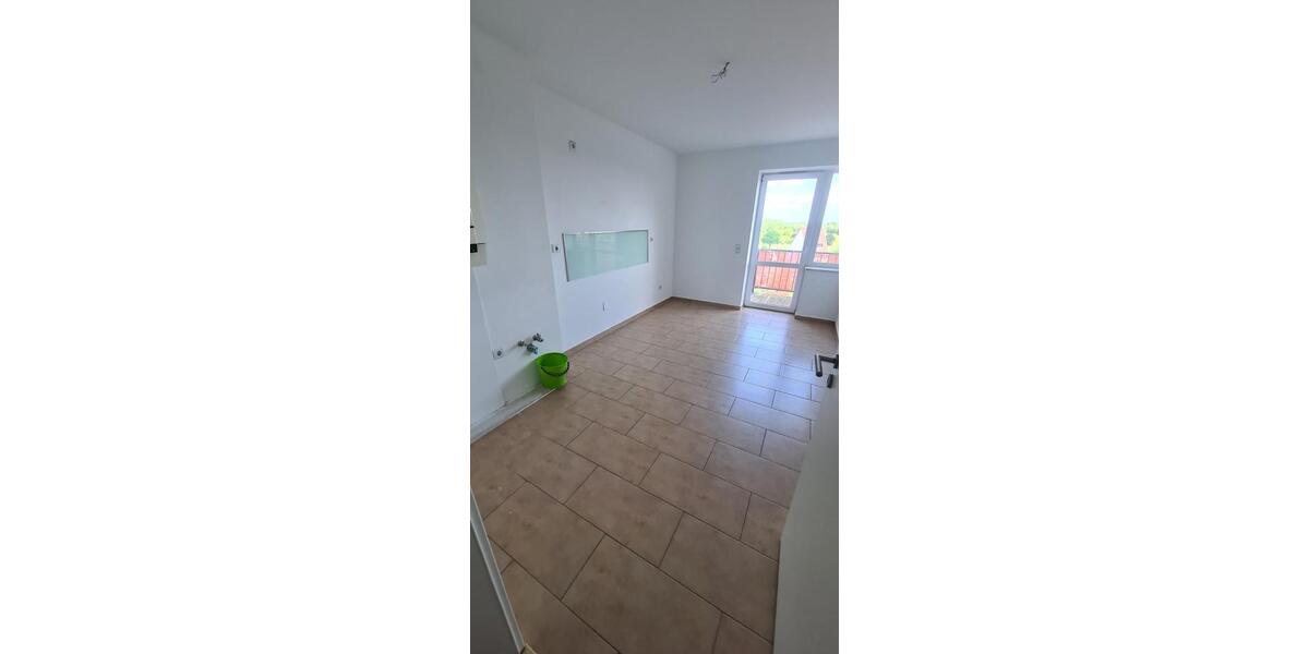 Etagenwohnung Leuna - 4 Zimmer, 106 m&sup2;, 800&euro; | Angebot:25959300
