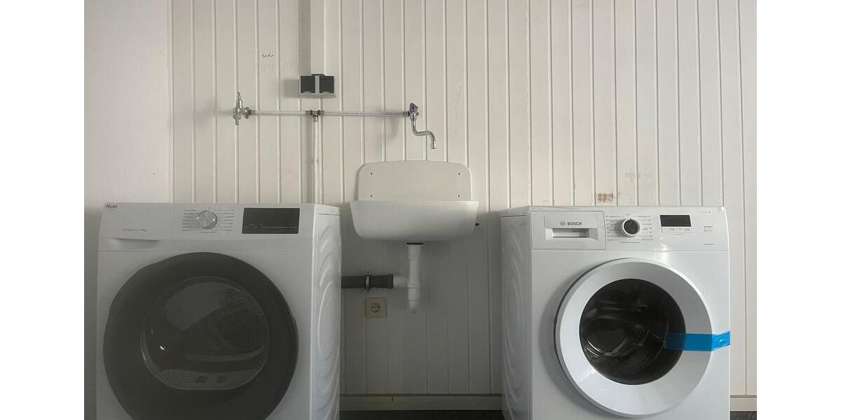 Wohnen auf Zeit Altenbeken - 9 Zimmer, 280 m&sup2;, 150&euro; | Angebot:25408573