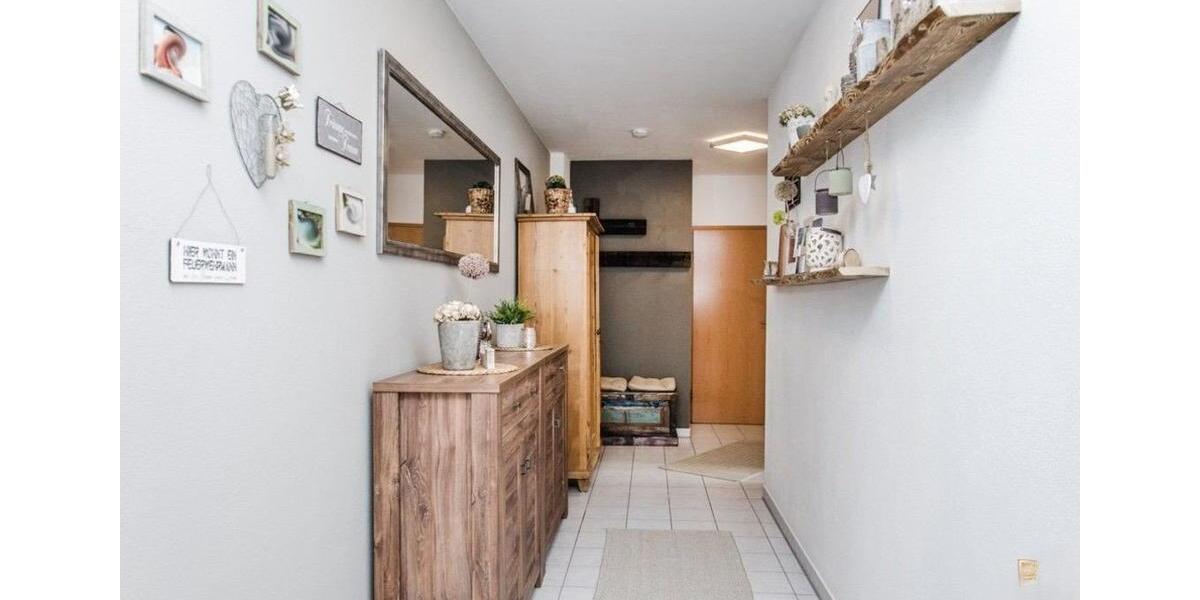 Dachgeschoßwohnung Neumarkt-Sankt Veit Sankt Veit - 3 Zimmer, 84 m&sup2;, 700&euro; | Angebot:26357923