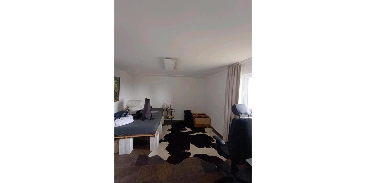 Einfamilienhaus Stadtoldendorf - 9 Zimmer, 130 m&sup2;, 1.200&euro; | Angebot:25843296