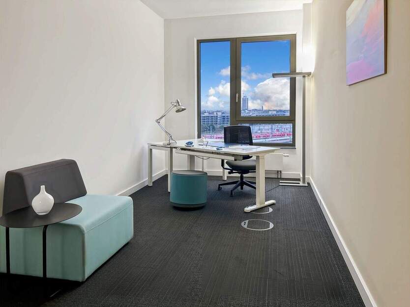 All-inclusive-Zugang zu professionellen Büroräumen für 2 Personen in Regus Deutz Cubus zimmer