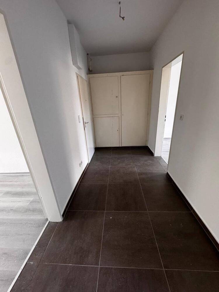 *NEU* RENOVIERTE 3 Zimmer Wohnung 2.OG Rechts in Am Hauptbahnhof