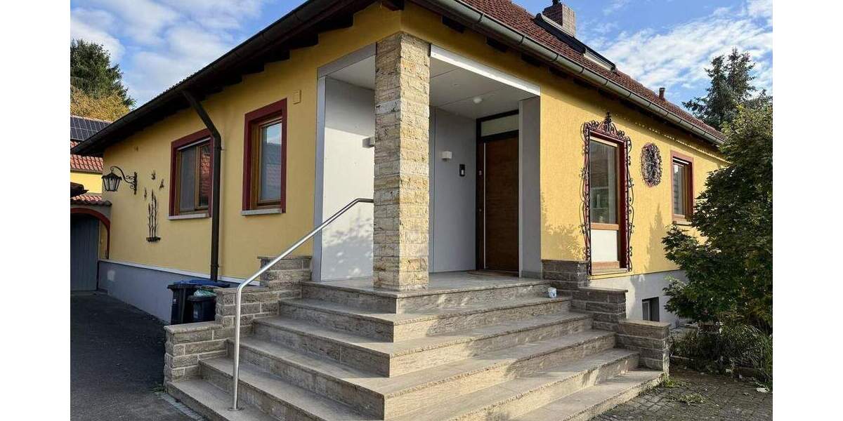 Bungalow Iphofen - 6 Zimmer, 160 m&sup2;, 1.880&euro; | Angebot:25730263