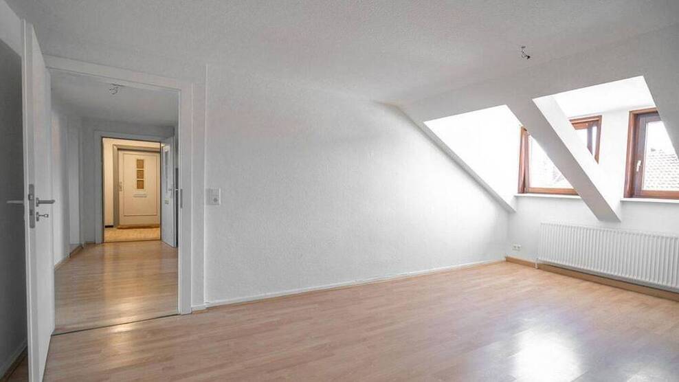 Schöne 3-Zimmer Dachgeschoßwohnung in begehrter Wohnlage