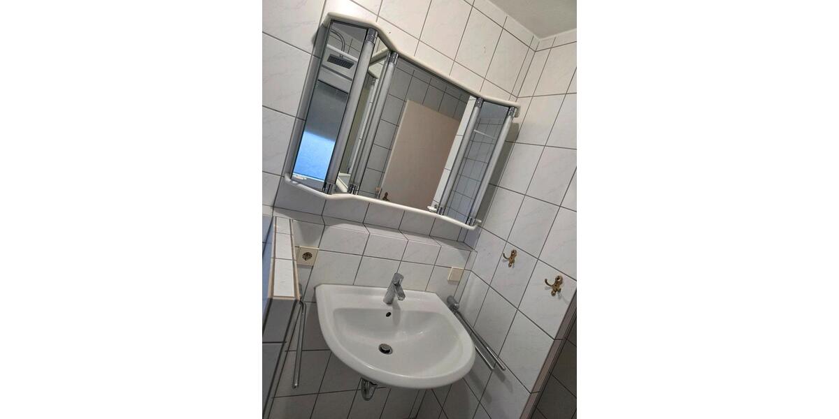 Dachgeschoßwohnung Baden-Baden Baden - 3 Zimmer, 80 m&sup2;, 1.000&euro; | Angebot:24757317