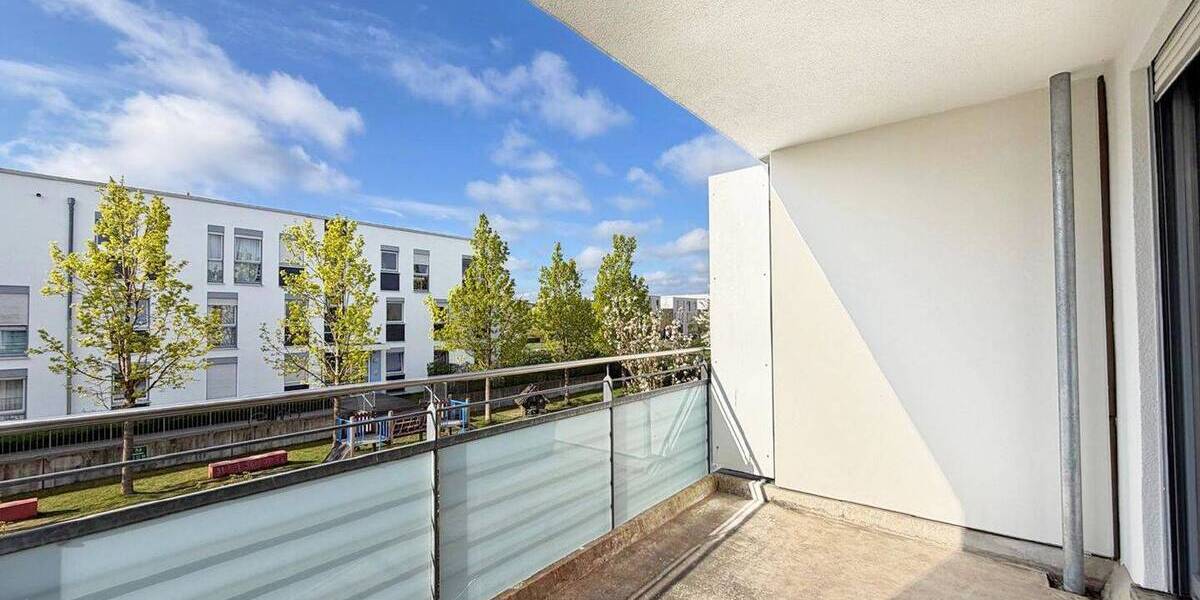 Etagenwohnung München Trudering-Riem - 4 Zimmer, 93 m&sup2;, 1.990&euro; | Angebot:26640963
