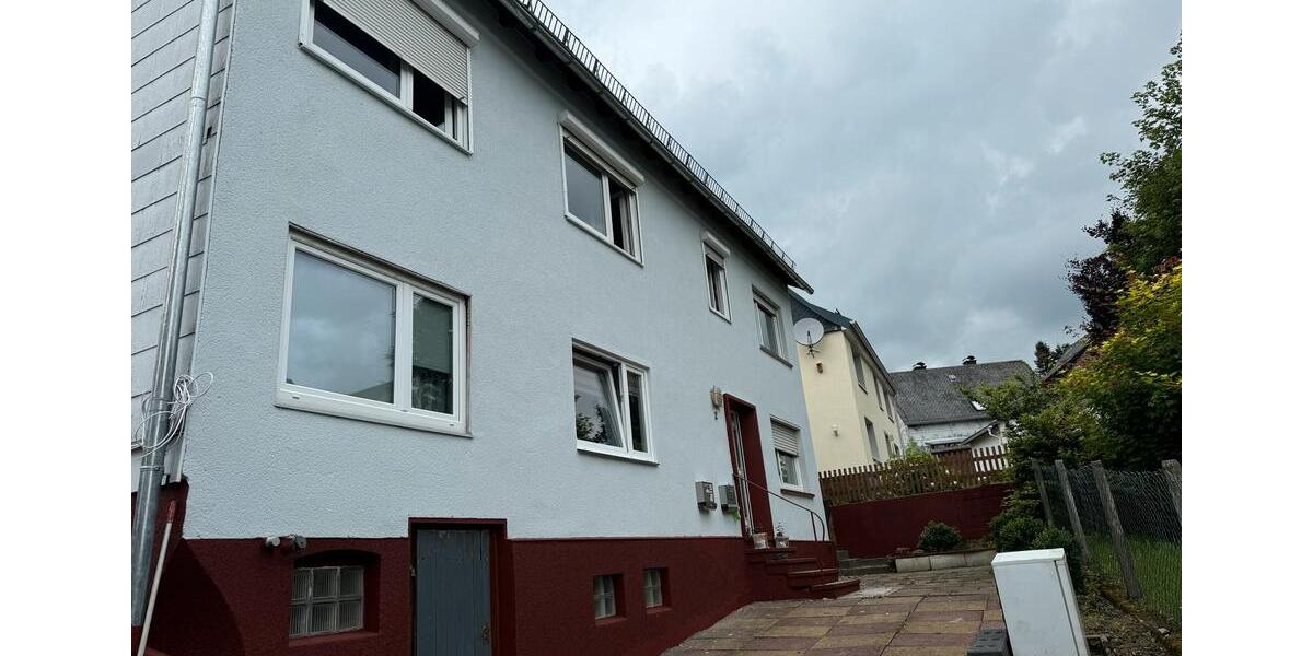 Etagenwohnung Erndtebrück - 4 Zimmer, 140 m&sup2;, 1.100&euro; | Angebot:26042231