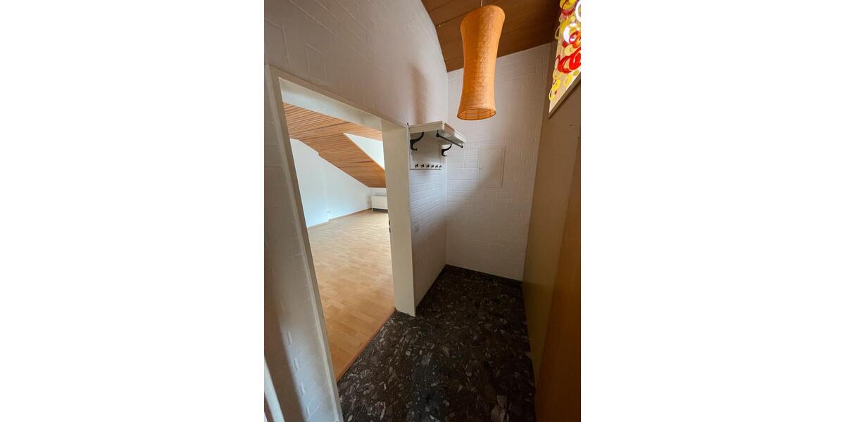 Dachgeschoßwohnung Wuppertal Gemarkung Elberfeld - 2 Zimmer, 62 m&sup2;, 600&euro; | Angebot:26564656