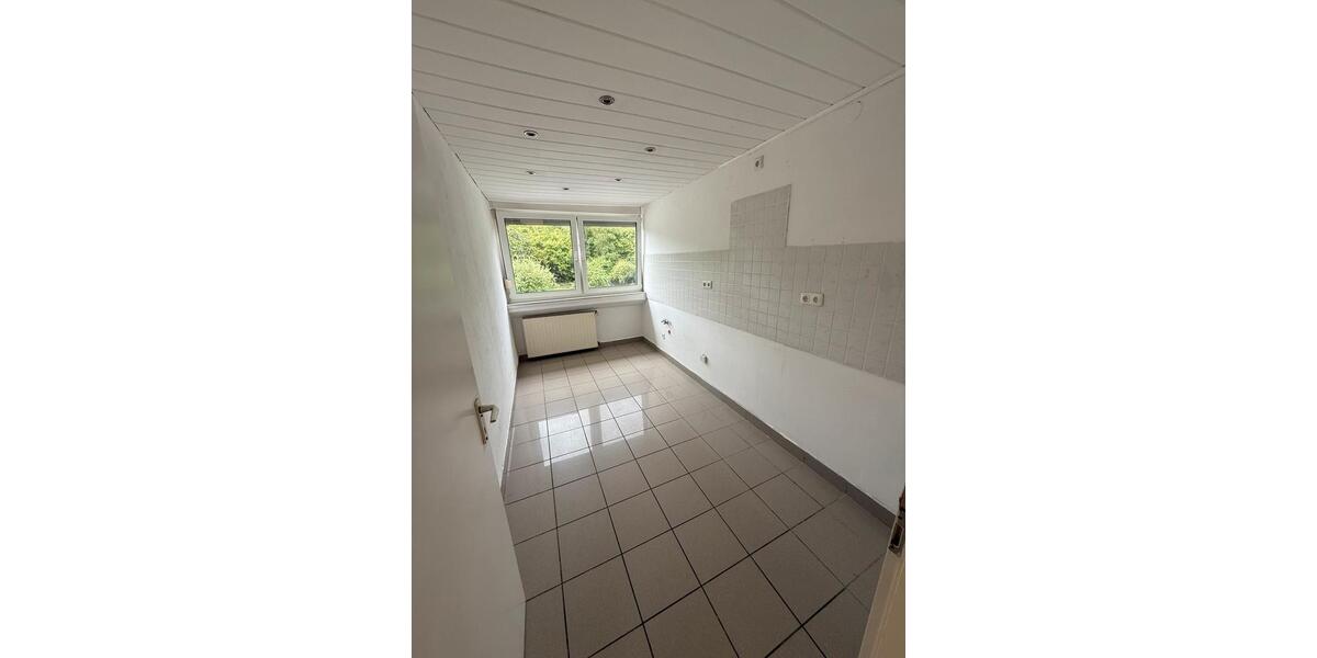 Dachgeschoßwohnung Völklingen - 2 Zimmer, 83 m&sup2;, 550&euro; | Angebot:26548104
