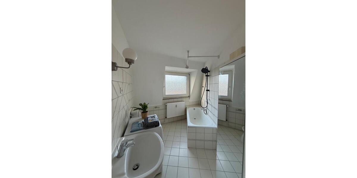 Wohnen auf Zeit Essen Huttrop - 1 Zimmer, 13 m&sup2;, 460&euro; | Angebot:25723303