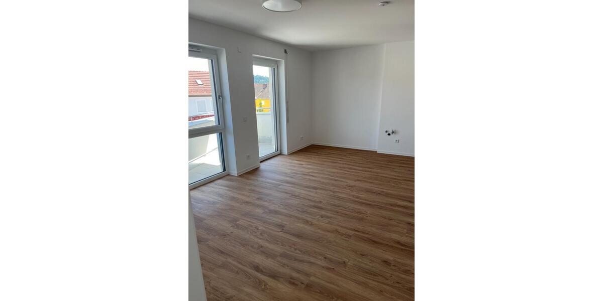 Etagenwohnung Stamsried - 2.5 Zimmer, 72 m&sup2;, 650&euro; | Angebot:25869143