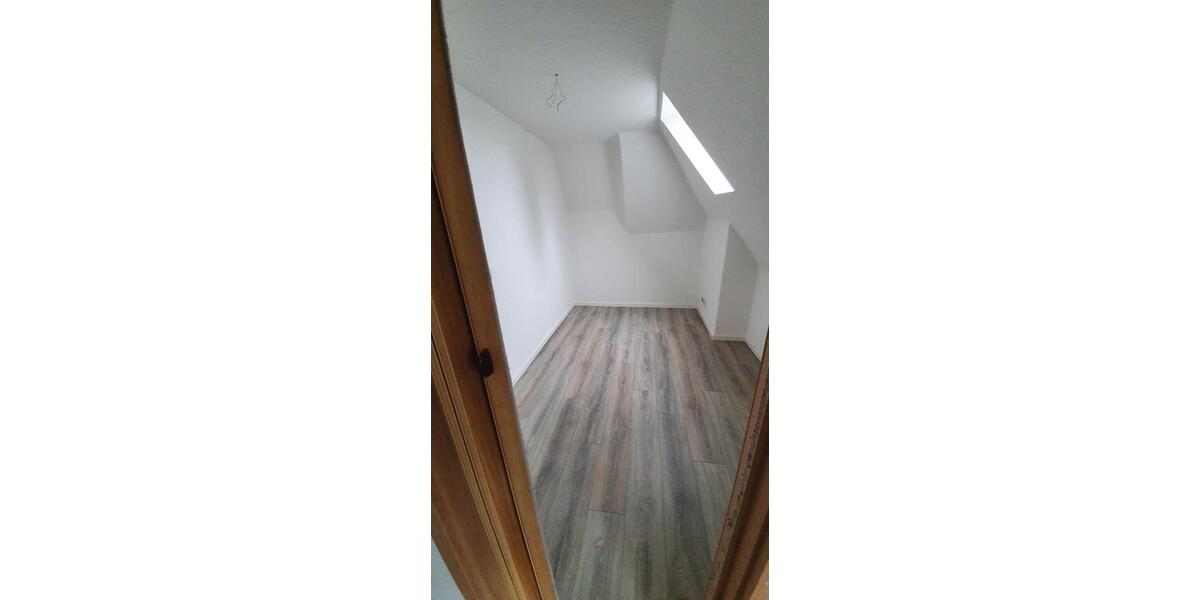 Dachgeschoßwohnung Waldheim - 2.5 Zimmer, 46 m&sup2;, 230&euro; | Angebot:25432915