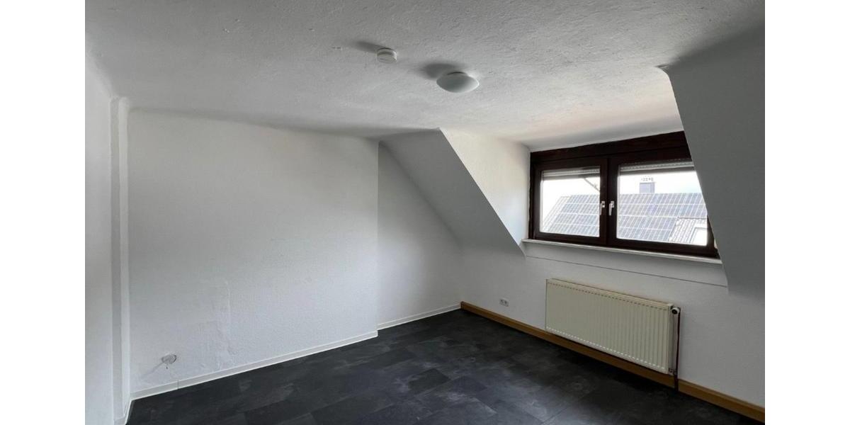 Dachgeschoßwohnung Spiesen-Elversberg Elversberg - 4 Zimmer, 100 m&sup2;, 790&euro; | Angebot:25539823