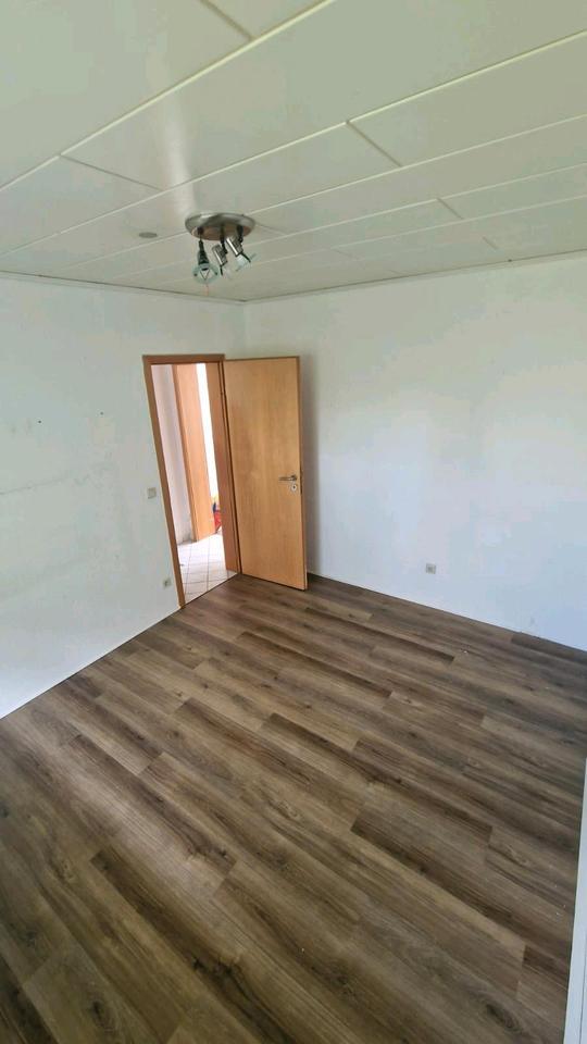 3-Zimmerwohnung mit Balkon ab 15.09. in 37124 ROSDORF