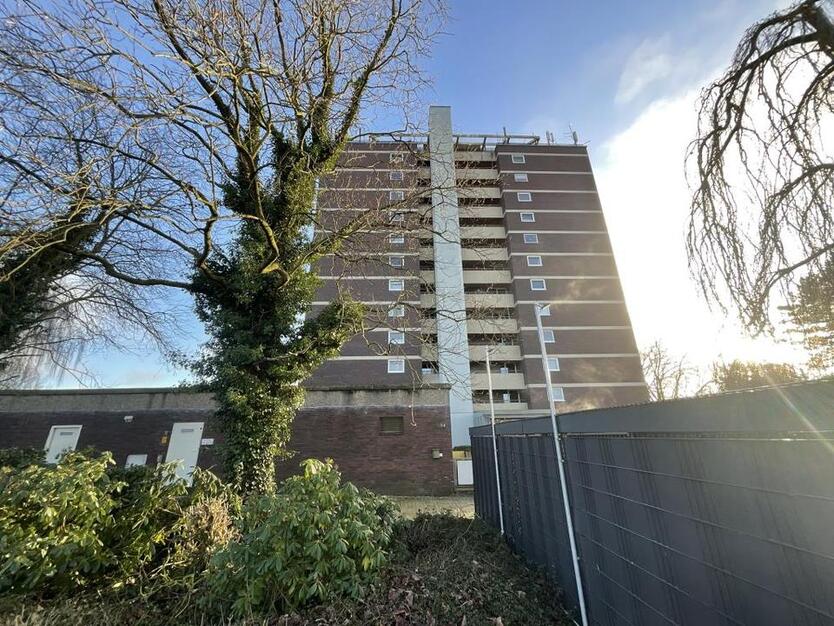 Modernisierte 3-ZKB-BalkonWohnung in der 11. Etage eines Hochhauses im Europaviertel zu vermieten!