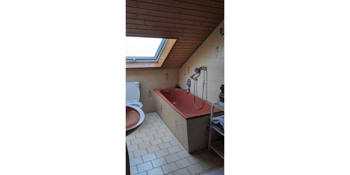 +++ Provisionsfreie, helle 2-Z.Whg. ca. 79qm im DG +++ 2 zimmer