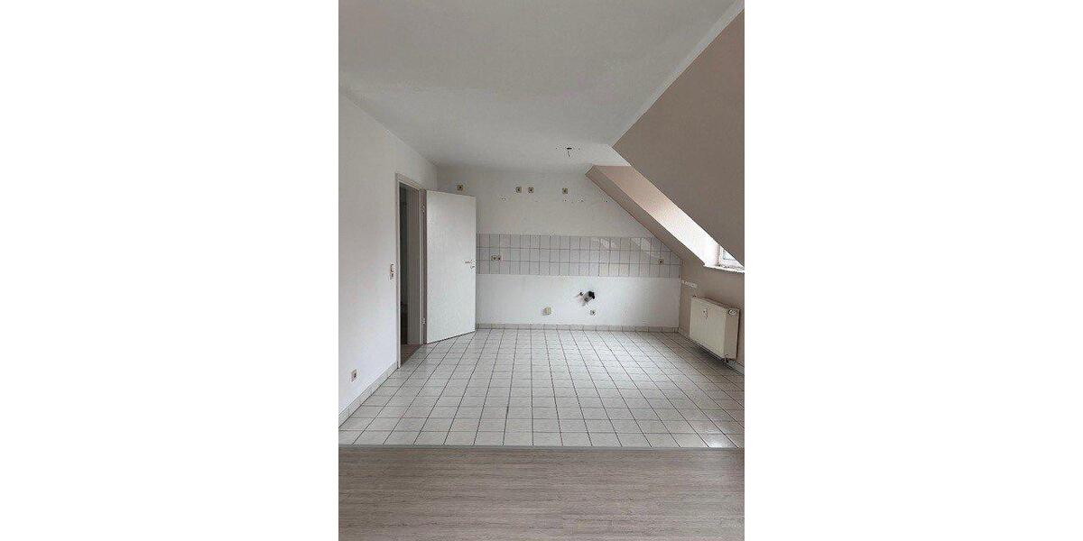 Dachgeschoßwohnung Dessau-Roßlau Brambach - 3 Zimmer, 73 m&sup2;, 500&euro; | Angebot:26544746