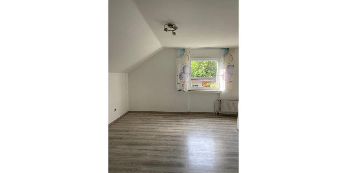 Dachgeschoßwohnung Gaildorf - 3 Zimmer, 68 m&sup2;, 800&euro; | Angebot:26634382